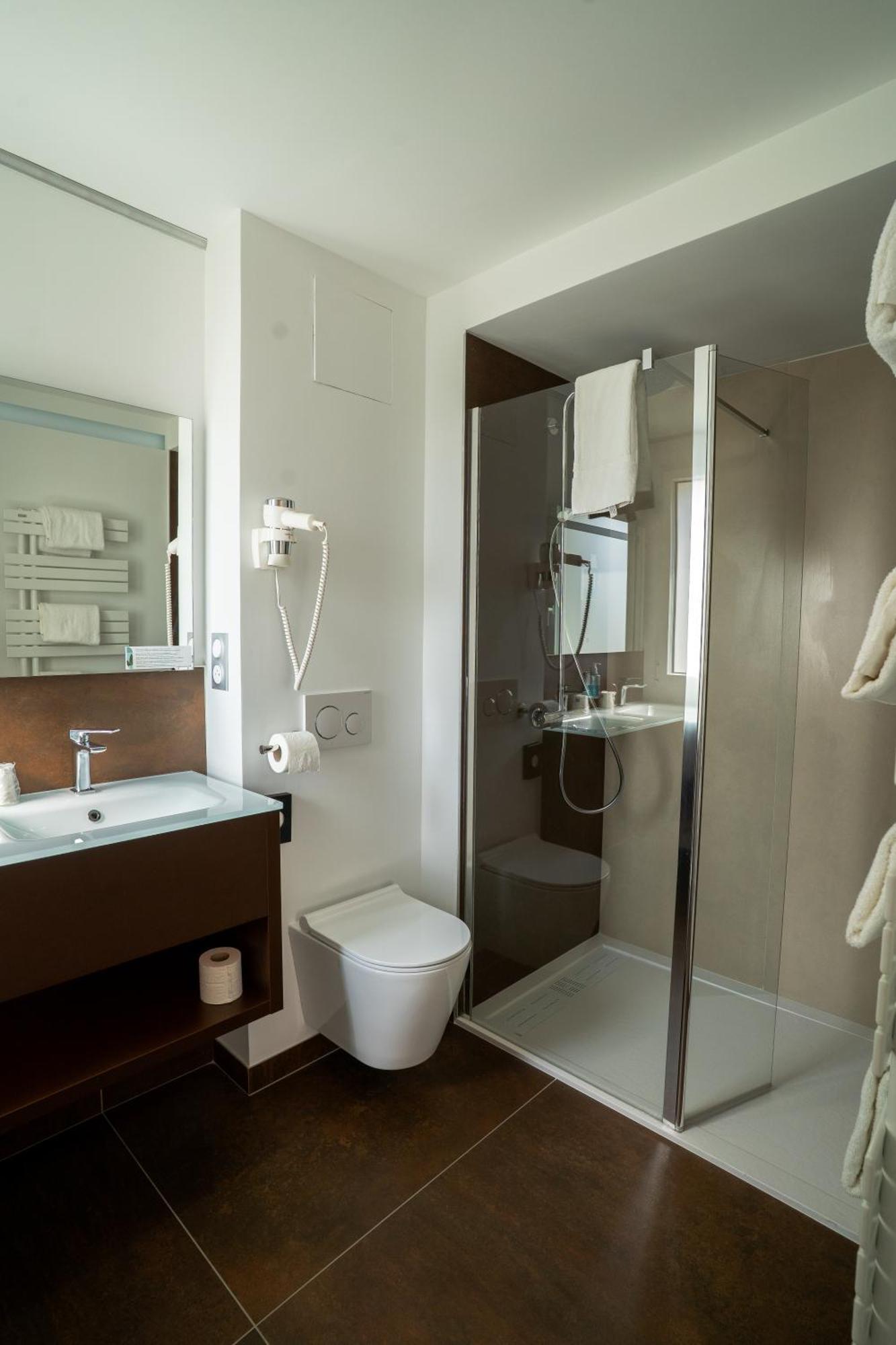 Hotel Le Manoir Du Roselier Plerin Bagian luar foto